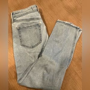 Hollister Ultra High-Rise Mom Jeans -Size 26